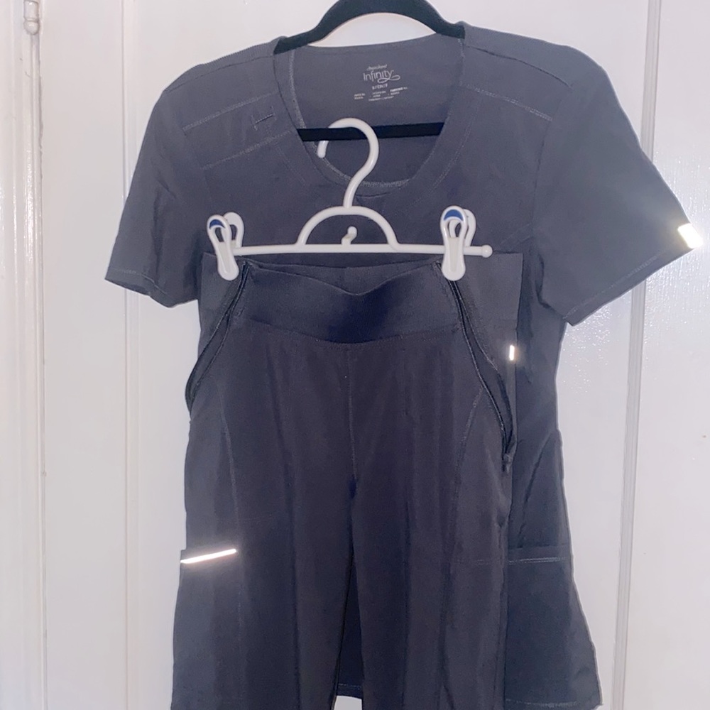Cherokee Infinity Gray Scrub Set